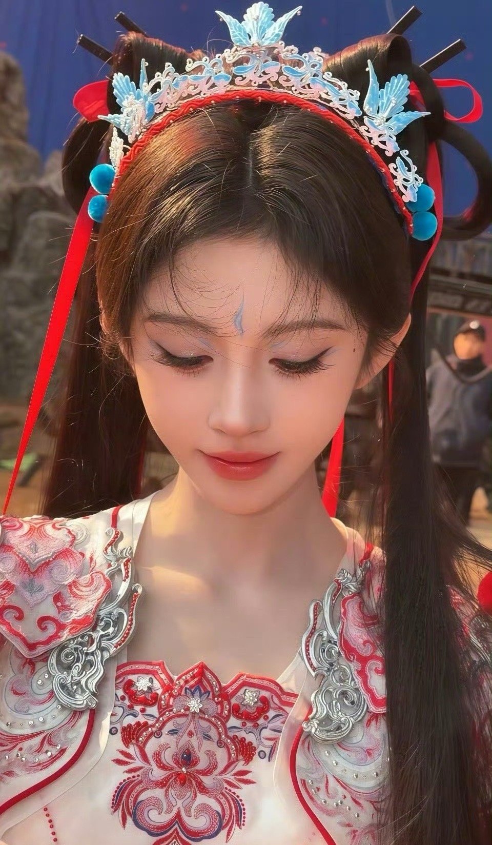 阿黛戏曲妆造释出！灵珠清透与魔丸冷艳碰撞，小鞠气场拉满超有范儿～