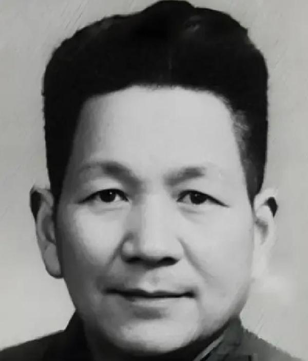 1947年，李天霞派一位最弱的团长，名叫罗文浪，去救孟良崮，结果，这位团长坏了张