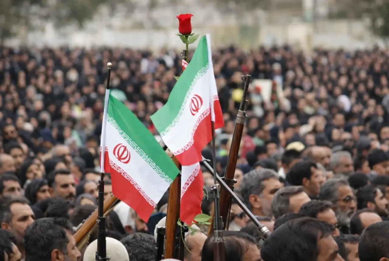 幂谈天下烽火问鼎计划美联社：伊朗准备对美以发动先发制人打击据美联社援引熟悉伊朗