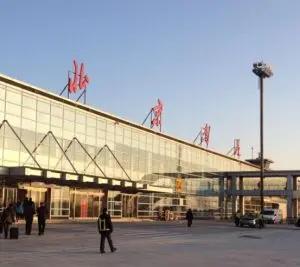 北京机场已经拒绝包机入境美国和英国来不少已改国籍的华人在准备马上包机