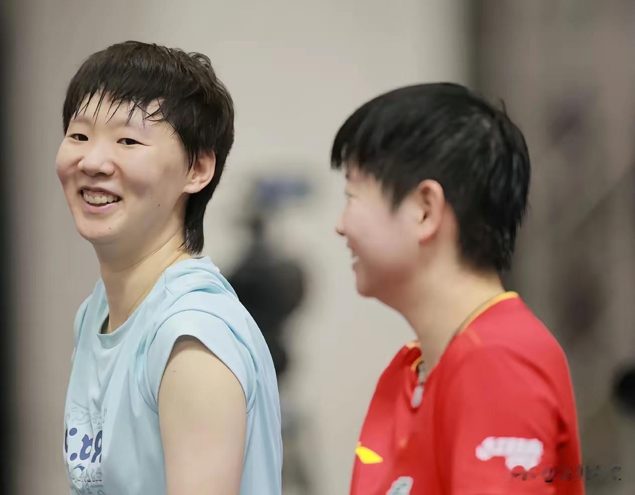我现在才明白，王励勤让孙颖莎和王曼昱组队的真正用意！两个姐妹曾经是无话不谈的