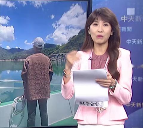 莎莎苦笑，侯汉廷只能靠卖书筹措诉讼费了～～2024台湾地区大选前夕，侯汉廷