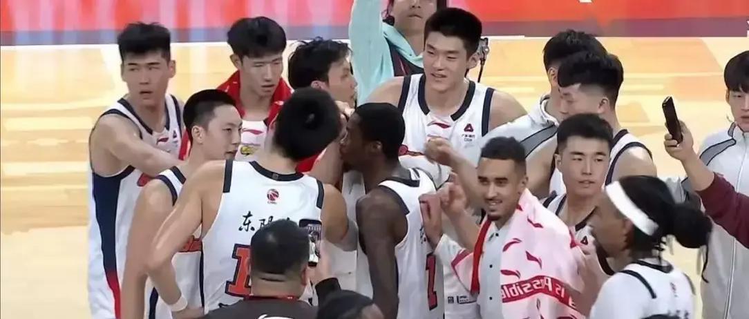 裁判报告刚出，广东又吃亏昨晚山西打广东，最后两分钟裁判报告写了三处错判，全