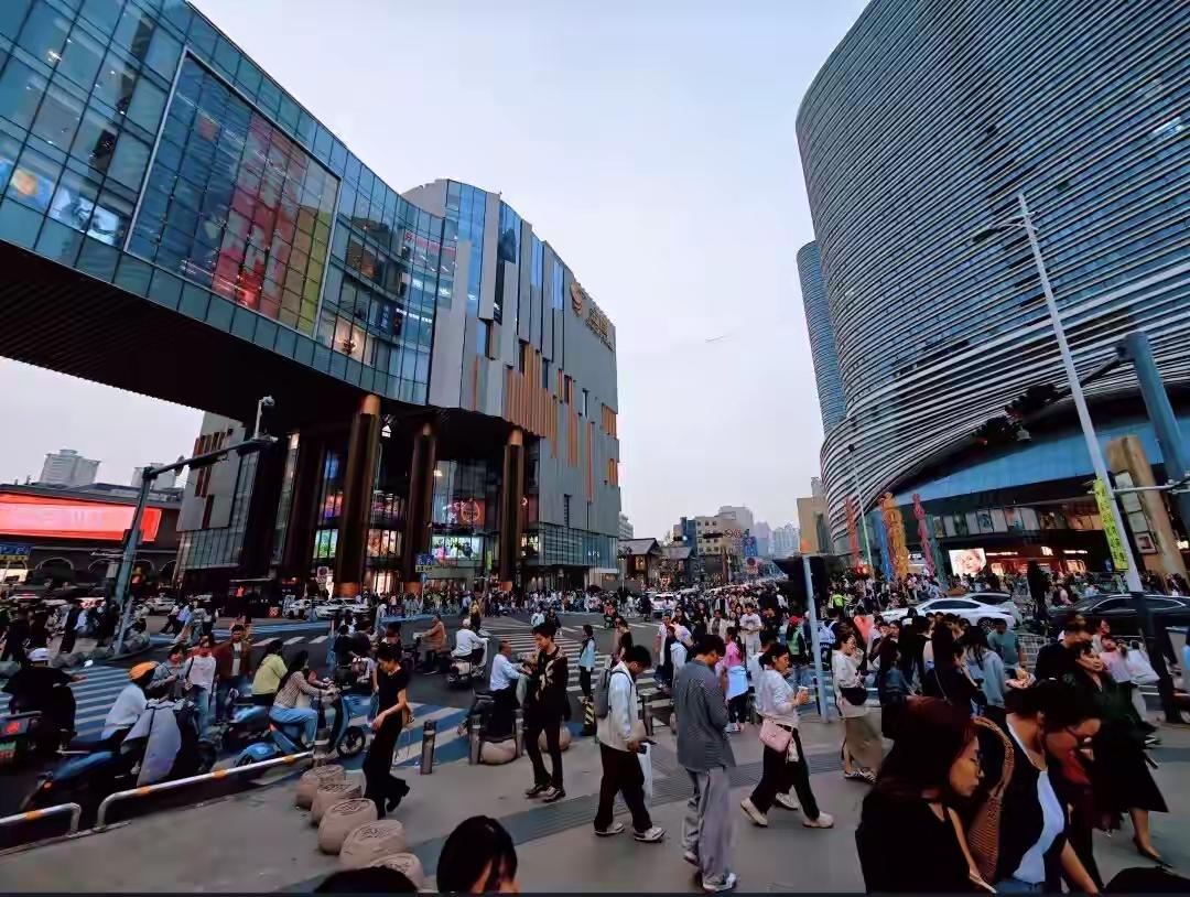 财经城市老徐可牛皮了，人均可支配收入达不到全国平均水平，拖江苏后腿。GDP总