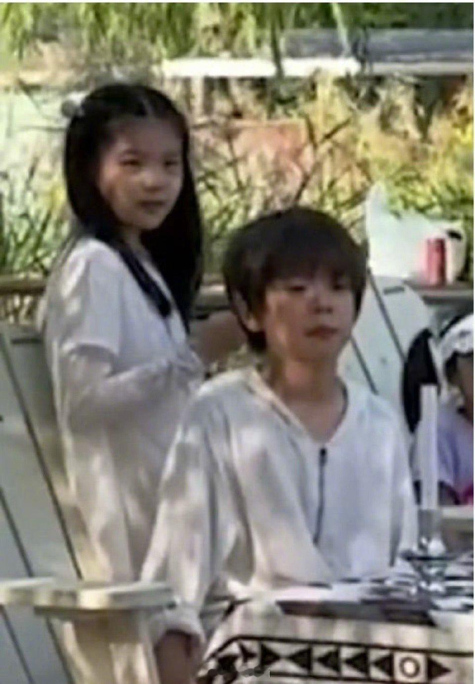 嗯哼妹妹长这么大了感觉这一家子就像复制粘贴​​​