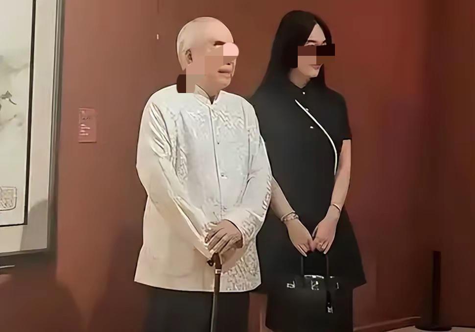 范曾跟唯一的女儿断绝父女关系，是因为他的小娇妻怕了87岁的范曾和36岁