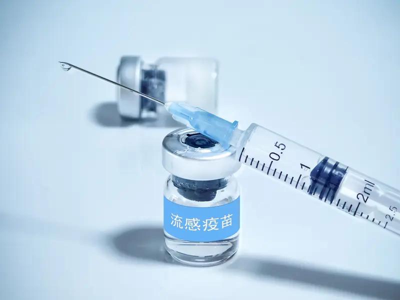 近期流感进入上升期，大家可得多留意。怀疑得了流感，可通过采集咽拭子检测病毒抗原或