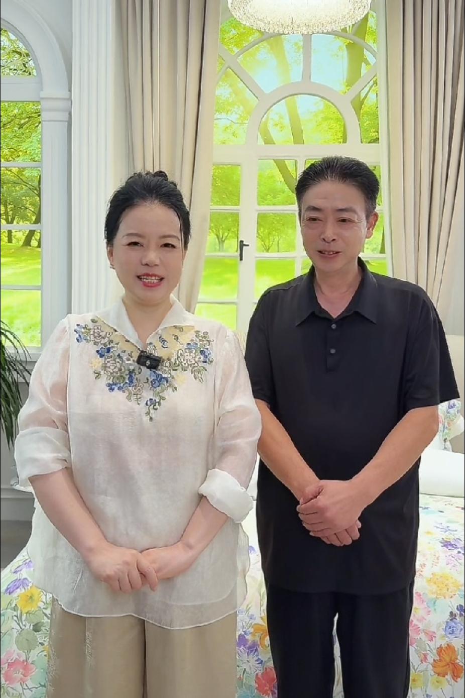 柴桑大姐今天直播正面回应：威威两孩子的姓早就改姓姚啦！这是不争的事实。大姐本