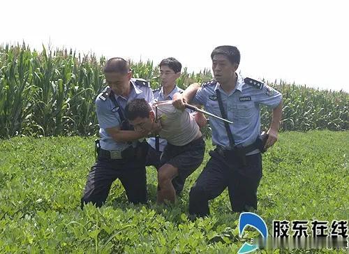 联系730实际，说一说判断“大哥”、“英雄好汉”的标准。先说说水浒传里的武松和