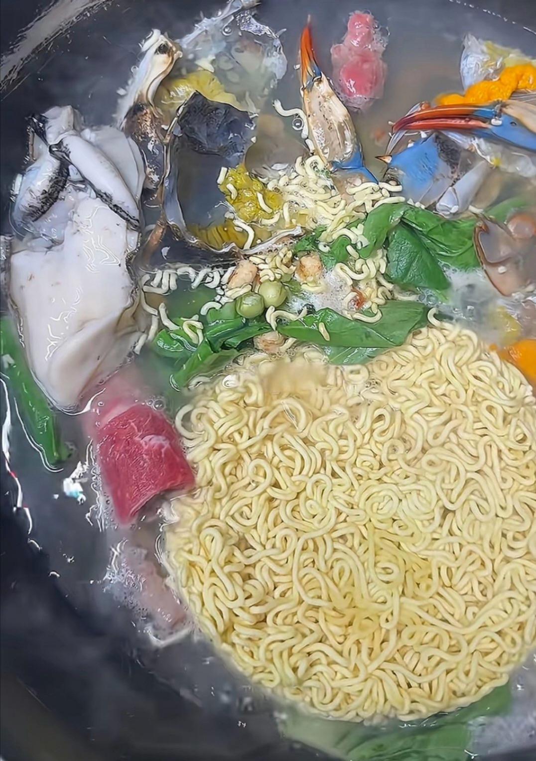 老婆做煮的面，有点下不了口