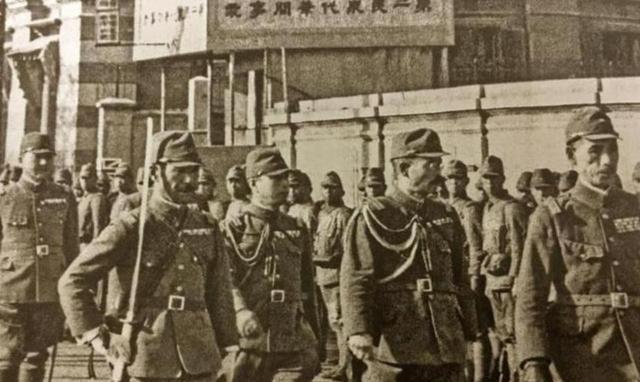 研究日军侵华，发现日军和德军最不同的一点就是，德军是干坏事的职业军人，他们杀人是