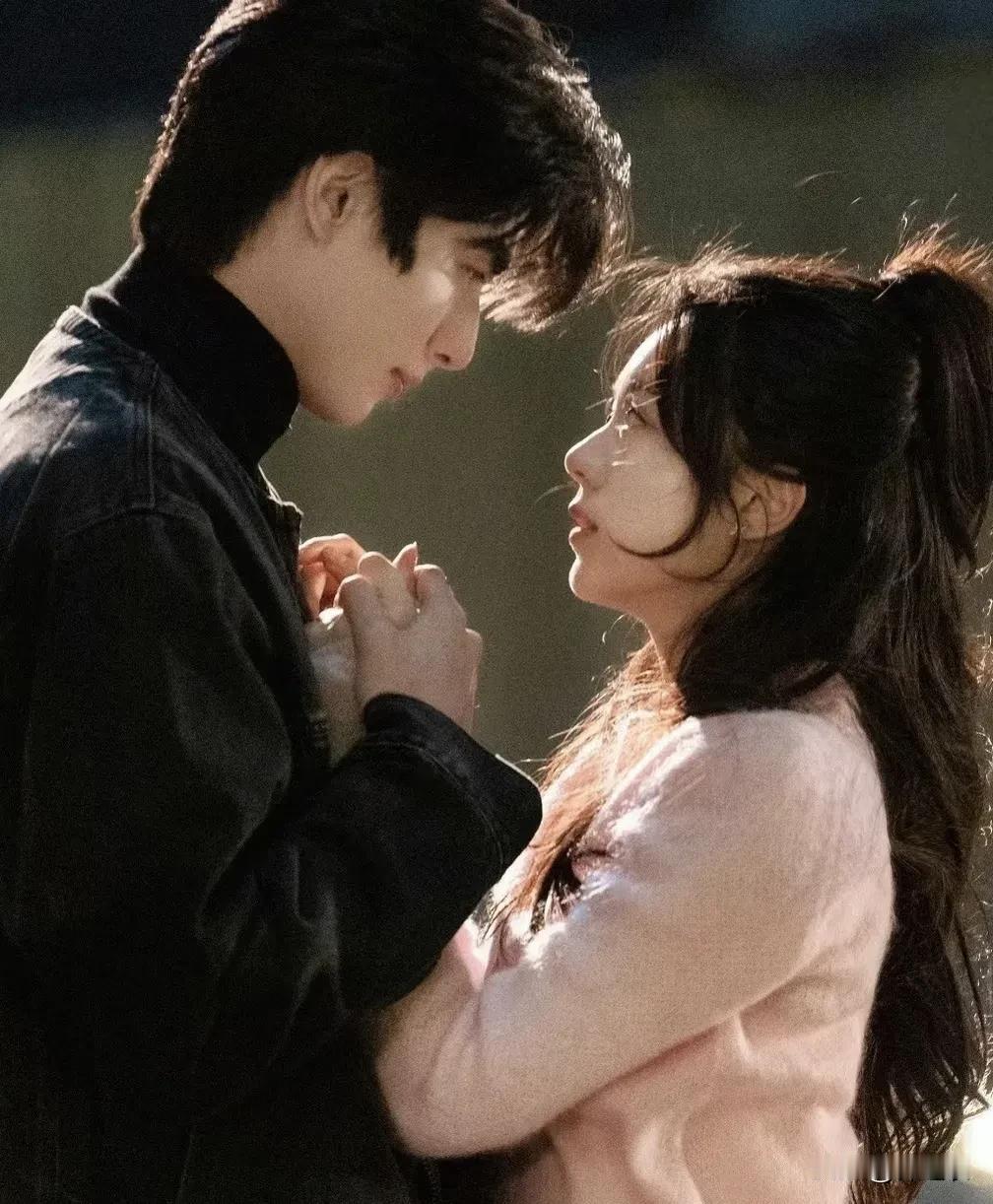 我觉林屿森这个角色还蛮立体的，因为我一直觉得能学医一路读到博士，并且成为顶尖的临