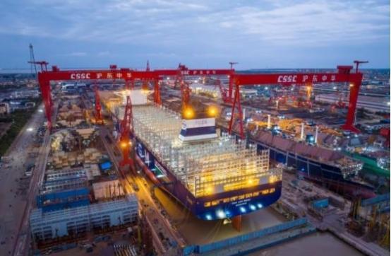 40艘大单直接砸向中国，韩国造船业拿到了全球62%的订单，韩媒马上狂欢，还扬言“