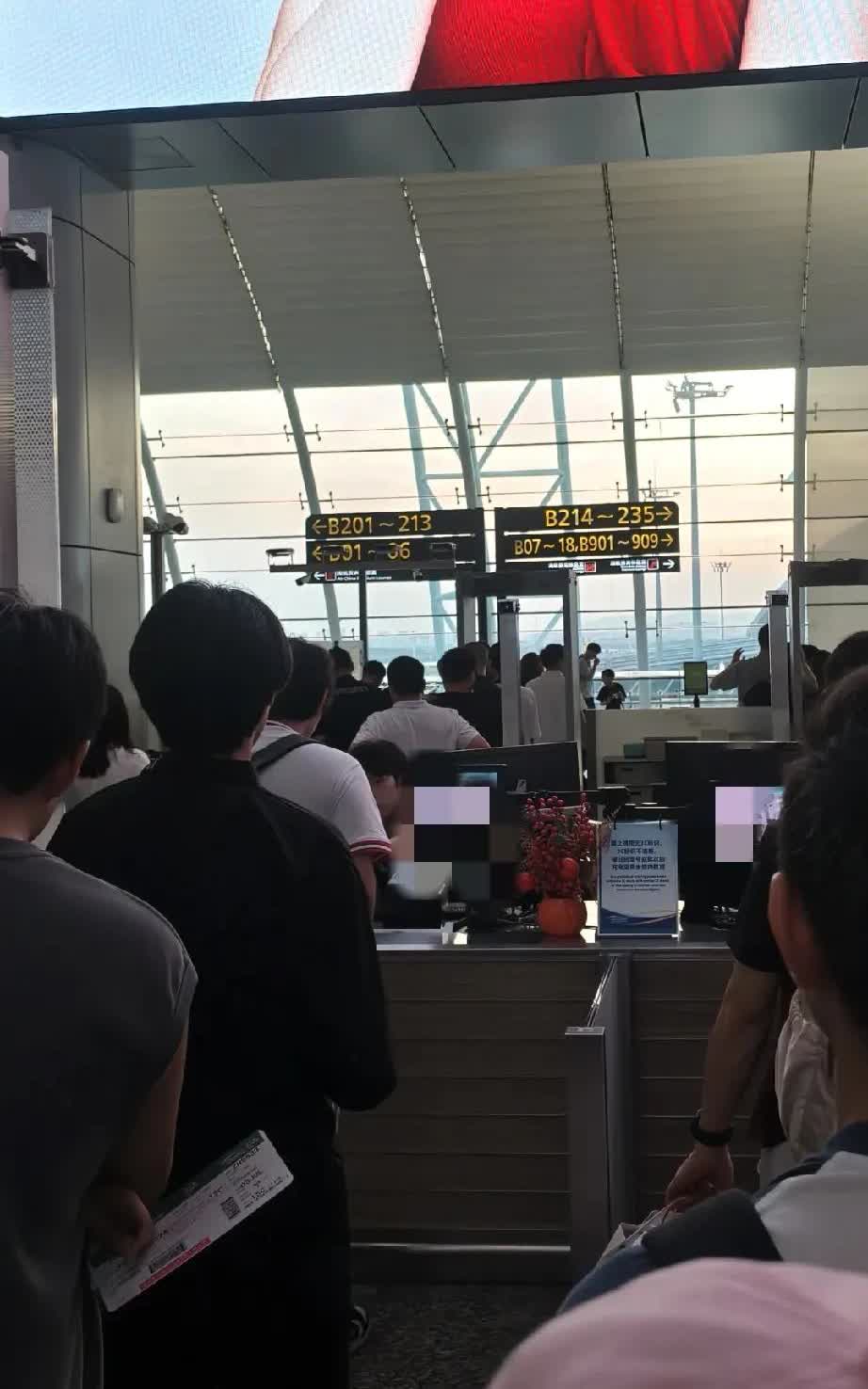 充电宝不能上飞机最大的赢家是谁不要说什么华为，最大赢家是顺丰。我出来旅游
