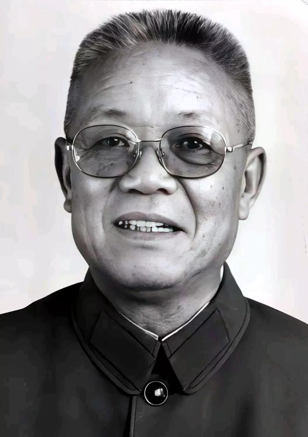 1986年10月2日夜里，韩先楚突然口吐鲜血，最后一次病危。主任医生王