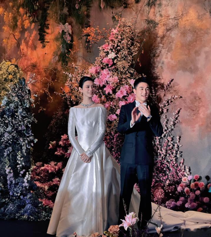 #奚梦瑶答谢宴发言划边界#明星之前看他们已经办了婚宴呀，过这么久了又来个答谢宴。婚礼、答谢宴分开，豪