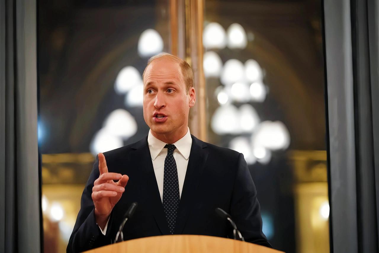 真正的贵族不是财产上的富足，而是精神上的高贵，哈里王子的黑人妻子却埋怨丈夫的卡里