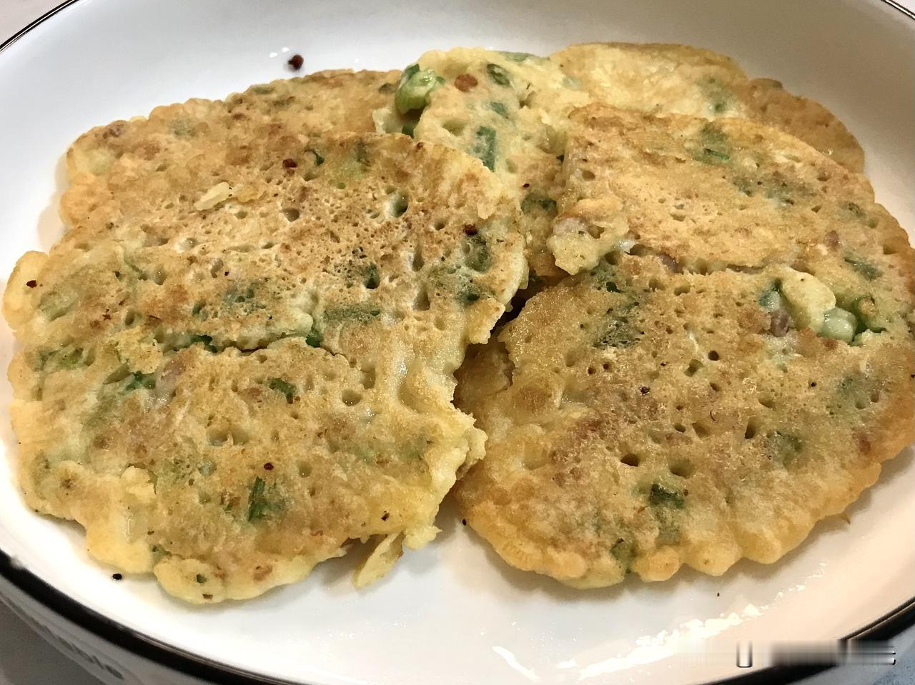 在四川，“锅摊儿”这个名字很奇特，“摊儿”字轻轻一翘舌，便带了三分街巷里的随意，