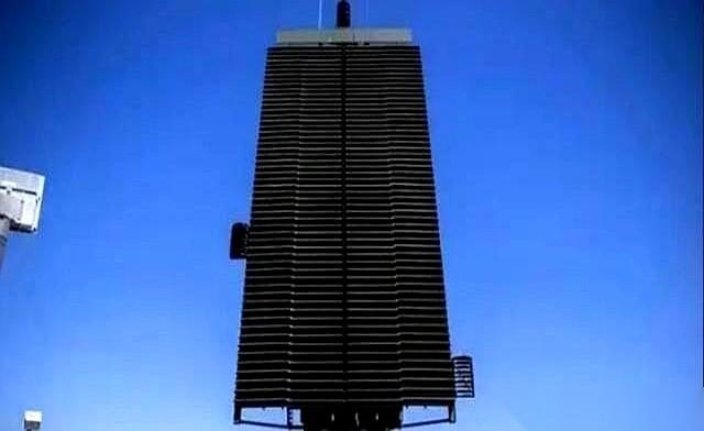 俄罗斯的巨眼雷达，死死盯着6000公里外。美国的也一样，5500公里，恨不得把