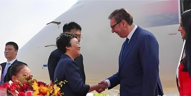 重磅访华开启咱们的塞铁武契奇，日前正式到访北京。很多人都觉得各国领导人来华访问