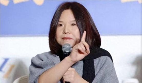 “中国的钱我是不会还的！”2018年5月，何巧女的东方园林准备发10亿公司债，结