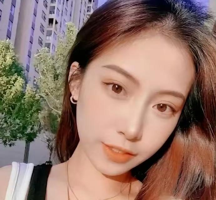 真的越看越心痛。2026年2月7号晚上8点，美国宾州，28岁的卢媛媛走进警局