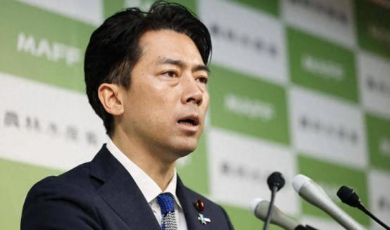 小泉进次郎也出来表态了！1月9日，根据日本产经新闻报道，针对中国宣布收紧对日两用
