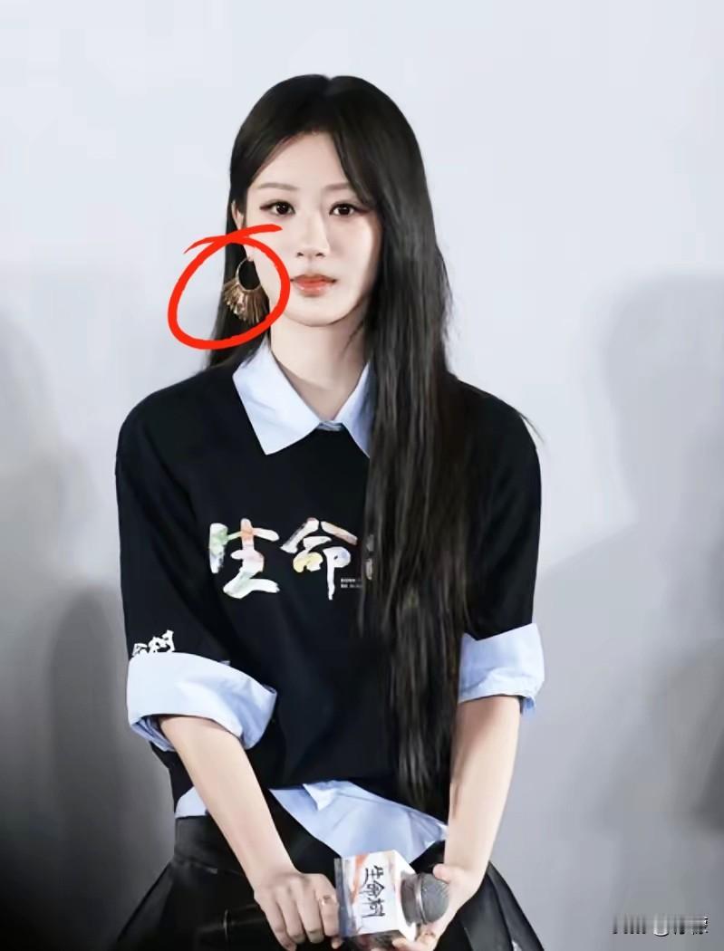 我敢下赌注，杨紫，大概率是秦俊杰这辈子交的女朋友当中，最优秀的一个了！靠《家有