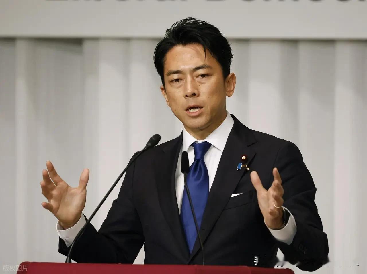 日本防卫大臣，主动低头了？小泉进次郎在采访里说：中国有意见，随时欢迎当面谈清楚