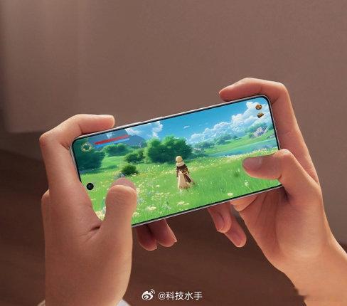 小屏旗舰赛道又多了一个新玩家，就是大家熟悉的iQOO。看爆料新机将搭载骁龙8E