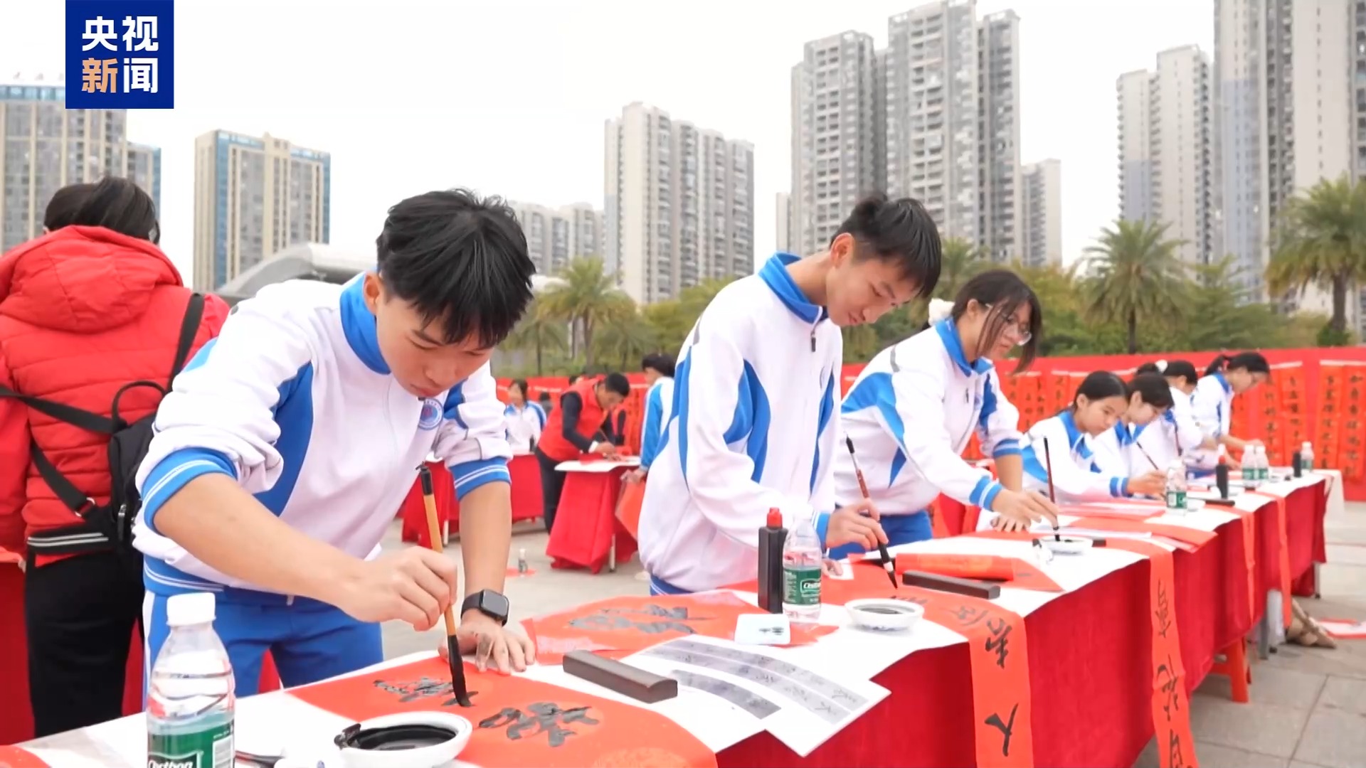 传统文化盛宴点亮新春：各地文艺演出年味十足