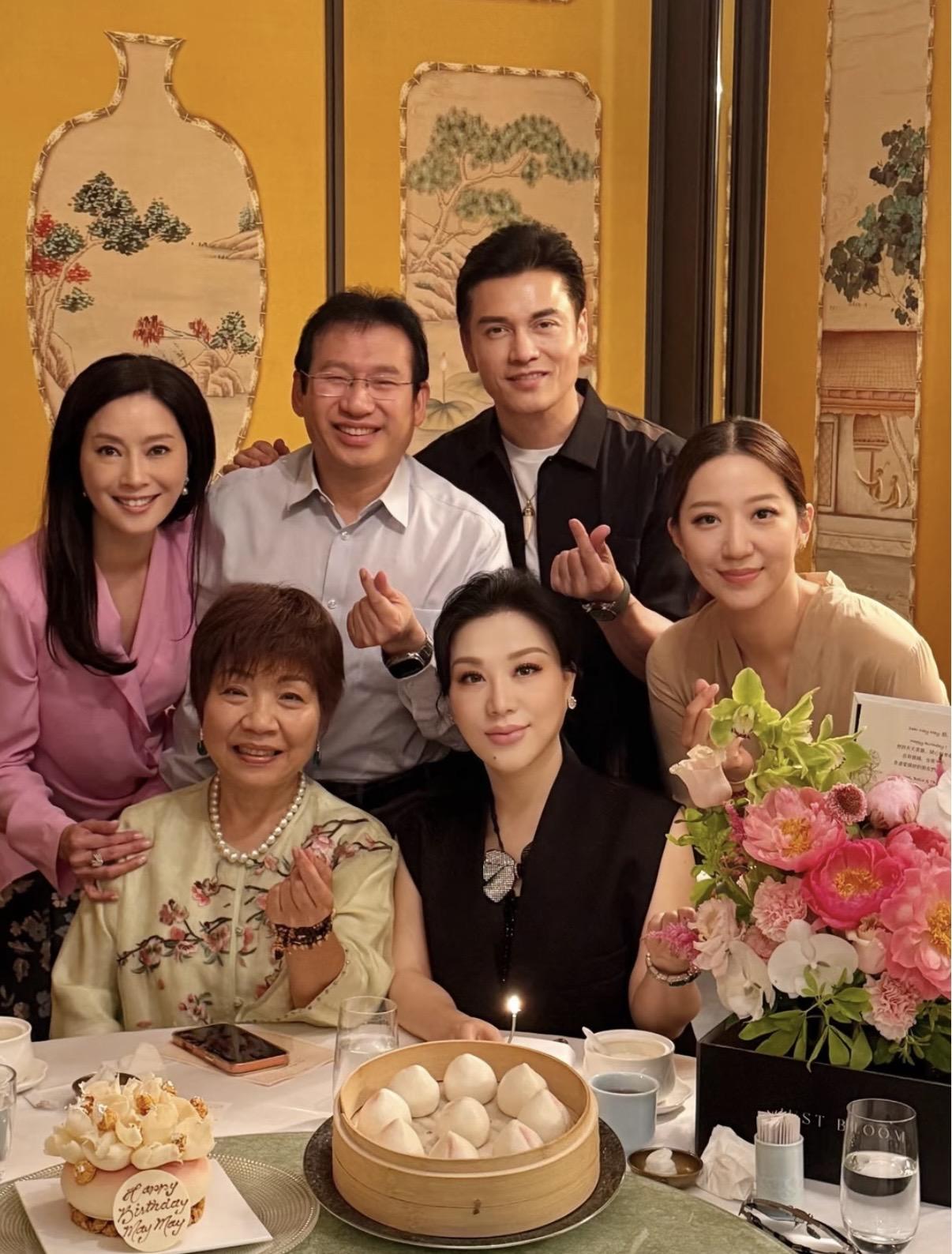 吕良伟在2001年娶了第三任太太杨小娟，自此之后生活变得更富裕，整个人的精神状态
