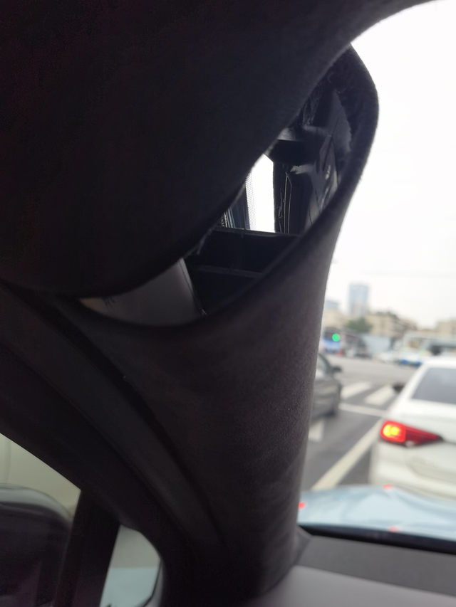 建议中控台异响也不要随意修车昨天晚上还的车，今天早上一到主驾驶就觉得视角不对，