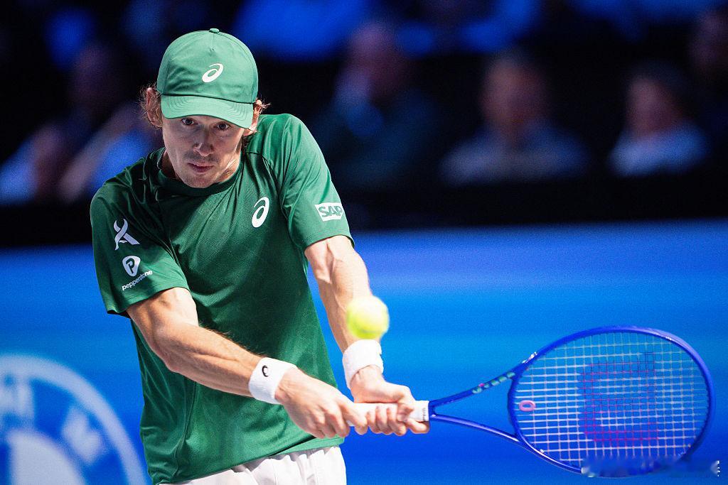 ATP500维也纳站1/4决赛，3号种子德米纳尔以6-17-6(4)击败贝雷