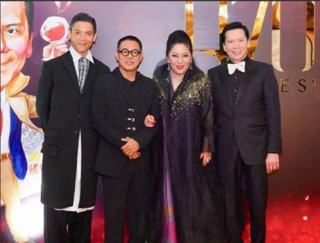 2015年，向华强投资5亿拍《封神榜》，拿6000W片酬请李连杰捧红儿子向佐，李