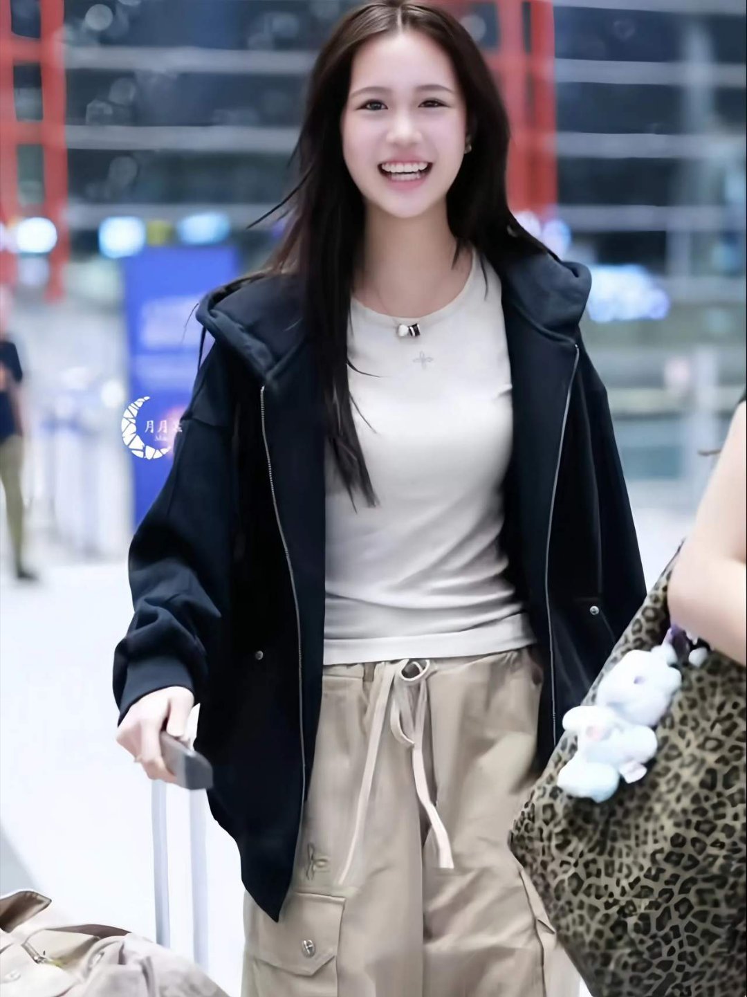 考拉真的是遗传了钟丽缇所有优点，从小美到大​​​