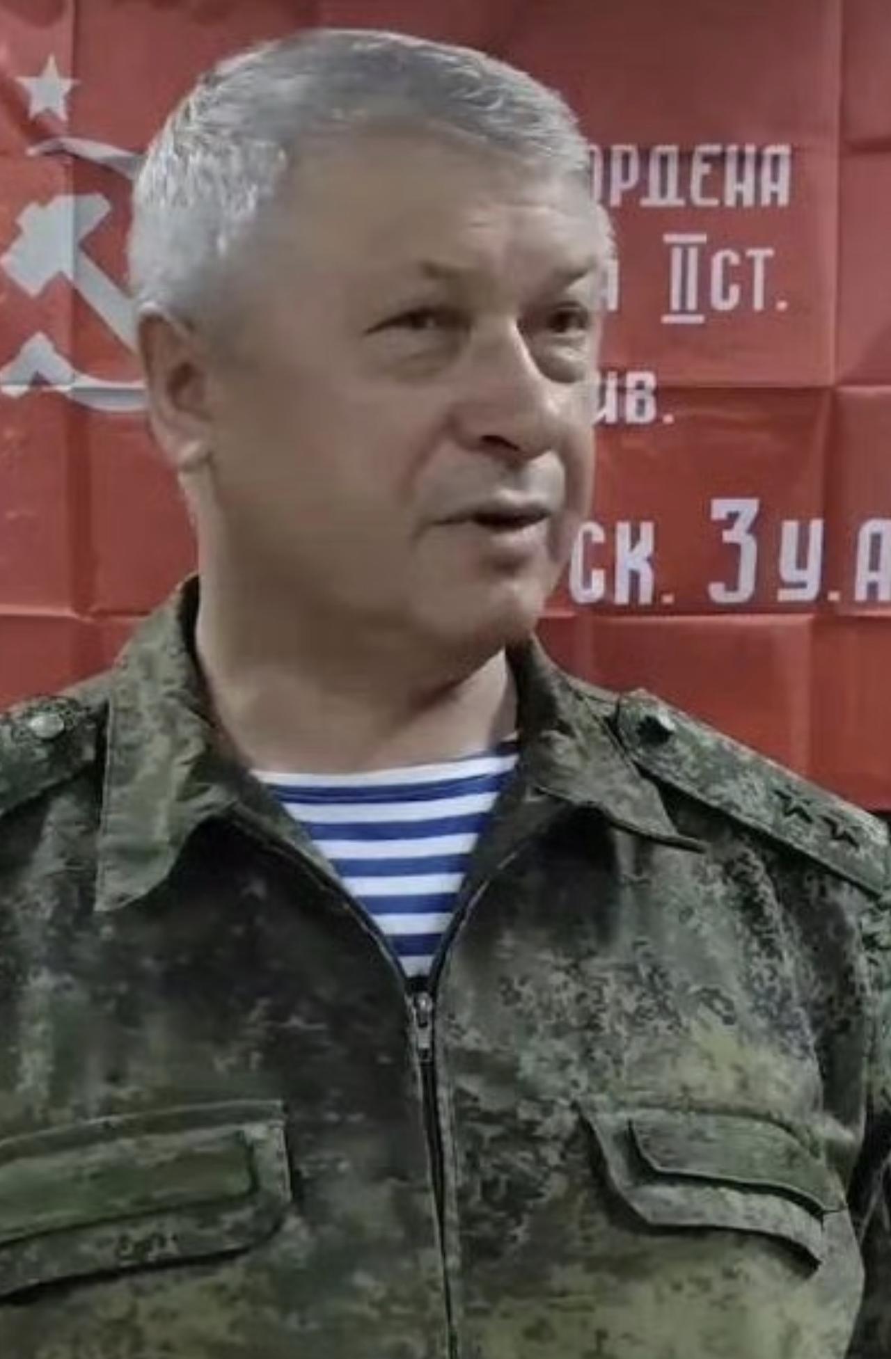 阿列克谢耶夫大将军，也是个狠人，被击中3枪要害，却使出沙包大拳干翻凶手，锤爆手枪