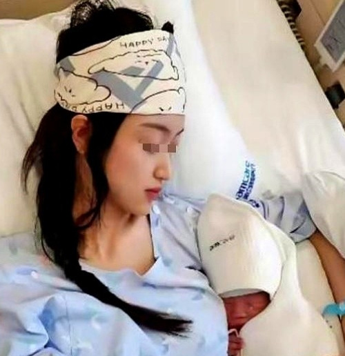 这真是伤风败俗”广东深圳，一女子与男友同居期间生下了一个孩子，当女子发现男友竟然
