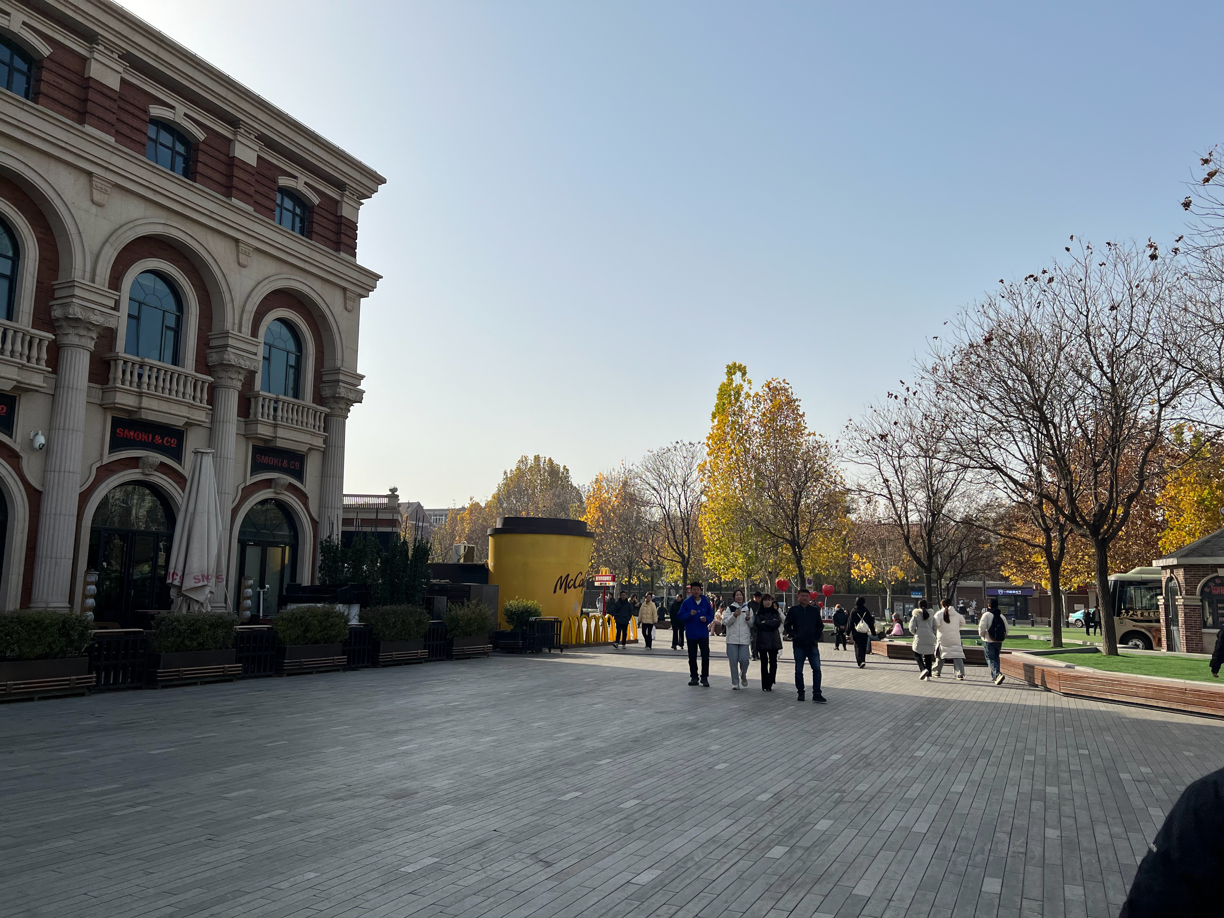 之前民园广场五大道的马车观光，现在居然没有了，好像变成了观光车，还挺可惜的。天