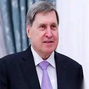 这就是高手过招，牌还没亮，私底下的动作早就开始了。特朗普的“和平方案”最新的版