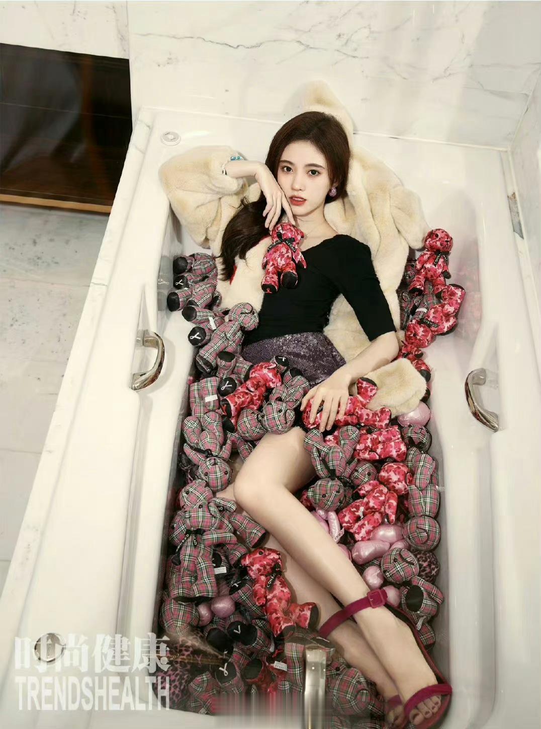 鞠婧祎日常性感碎片🤳