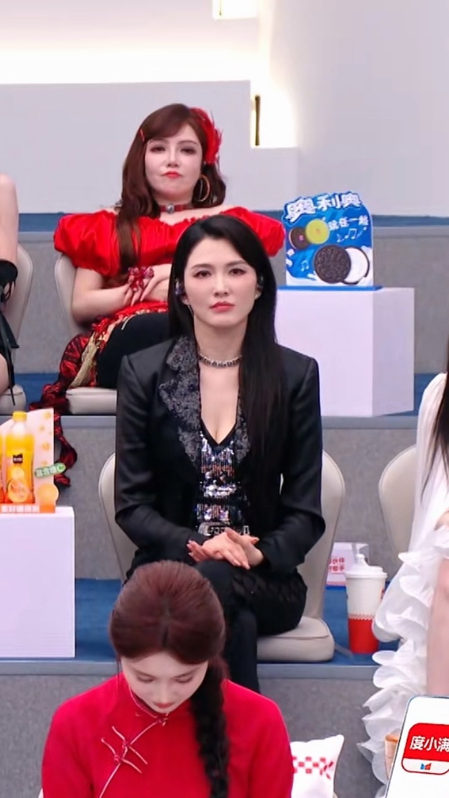那个。我。我很。我什么都没看到。