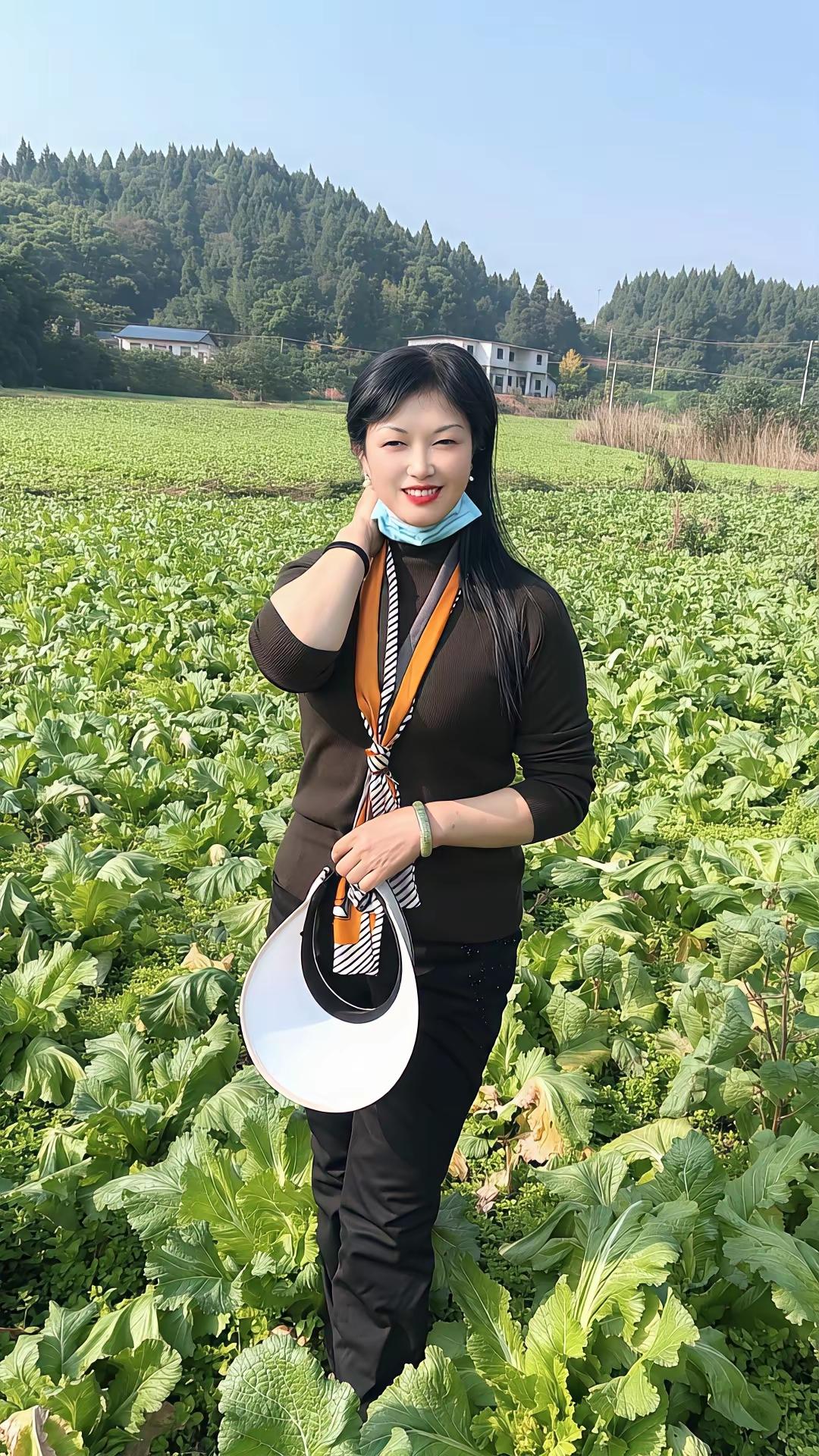 我爸说找一个上门女婿，我家80亩菜园都给你。