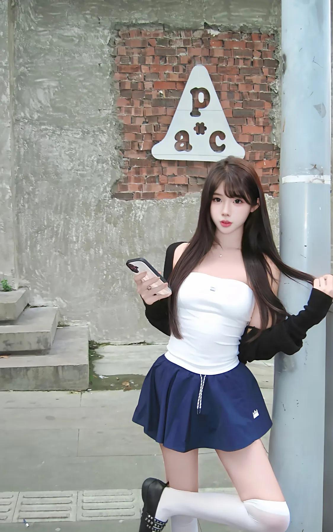 给多少彩礼都是按照当地习俗来，当然给多少彩礼一定要按照女生个人条件来，看不懂吗？
