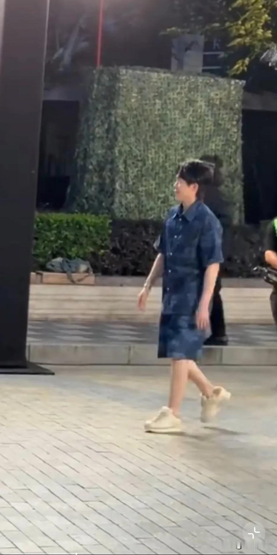 楚钦老师早点回去好，娱乐圈不好待！时间待长了搞不好又要被造谣了！时间管理大师王