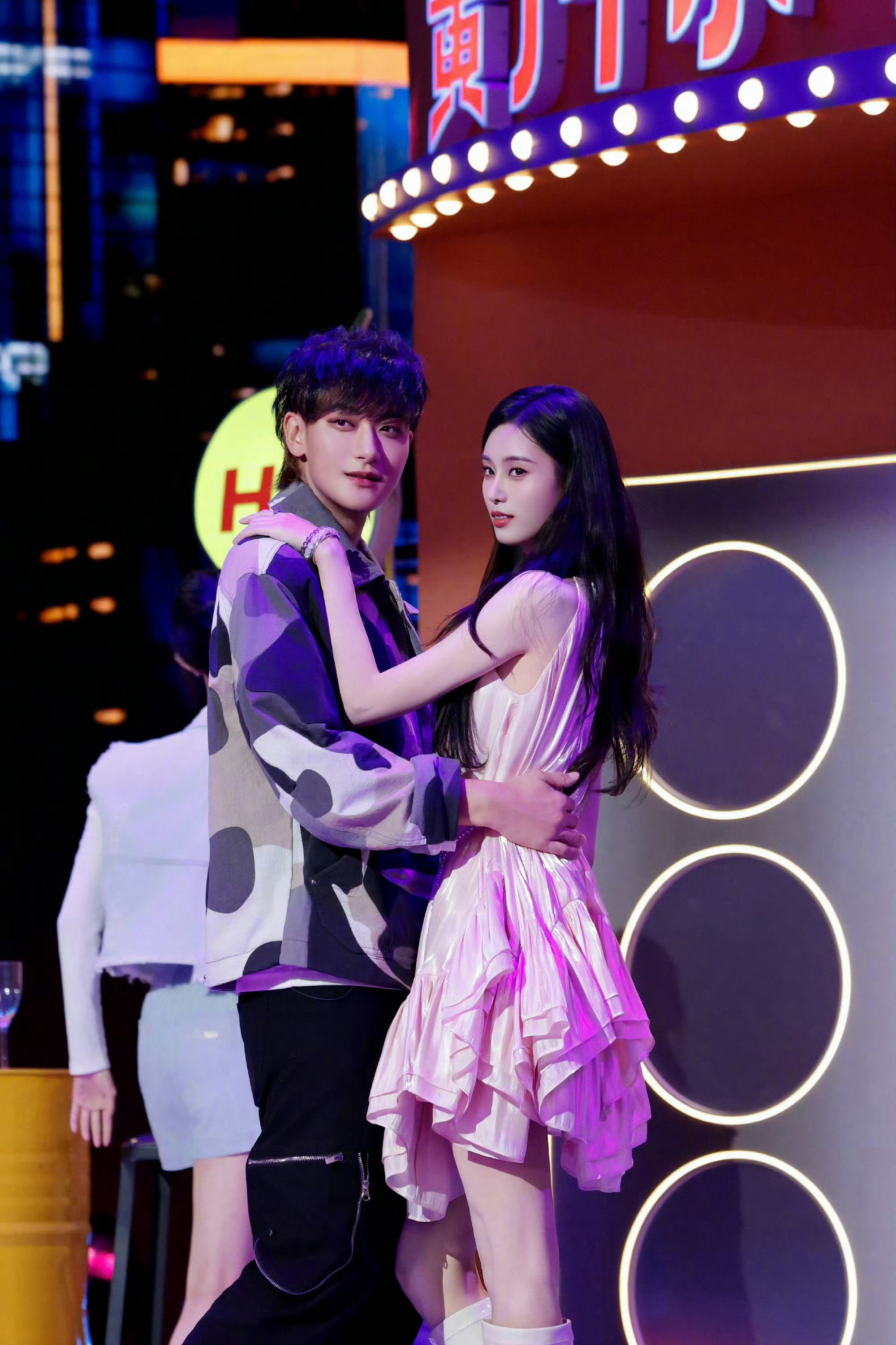 黄子韬婚后发福胖正常，都是幸福胖，也是结婚后的必经之路啊​​​