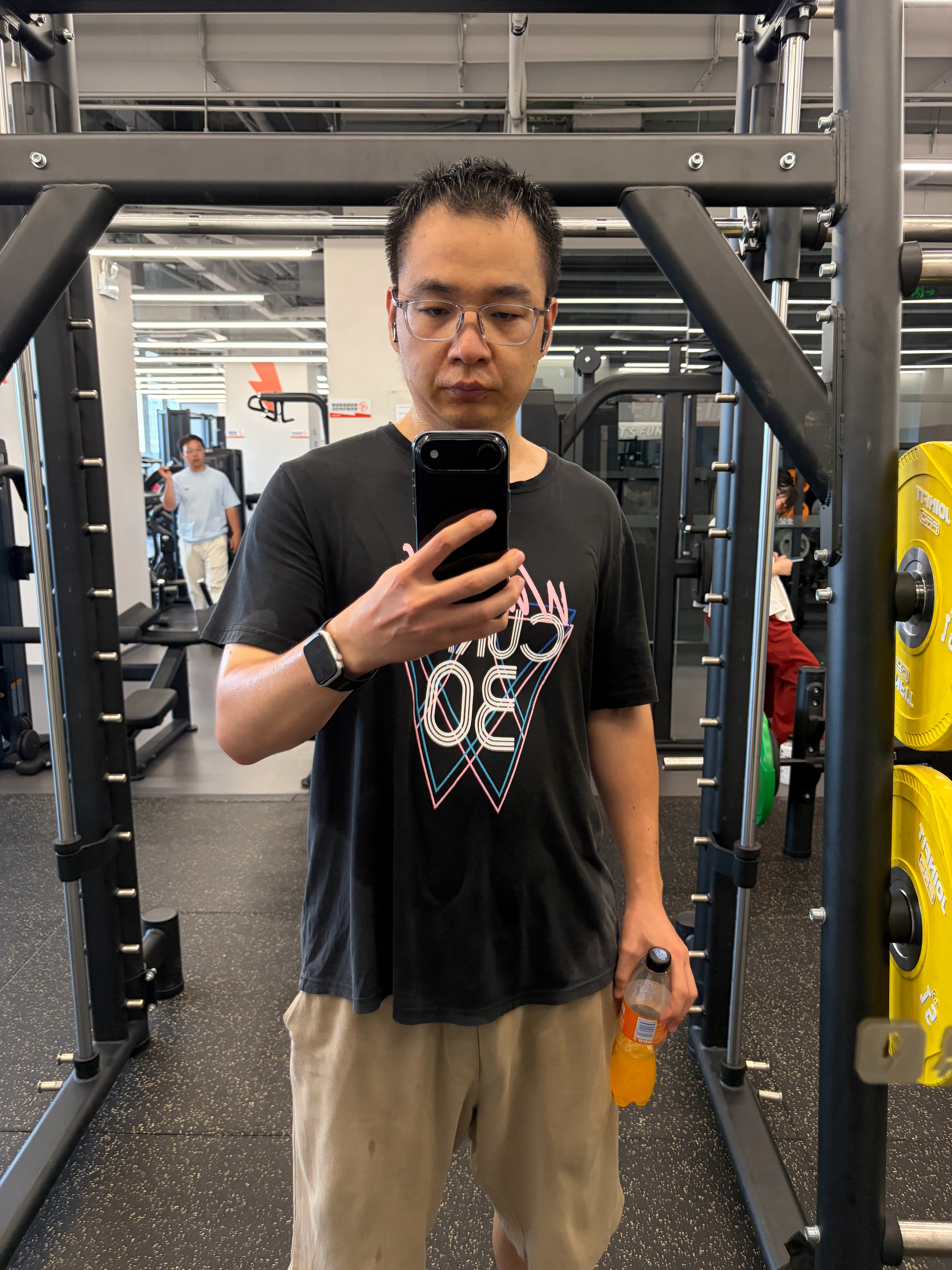 从昨天开始，增加了针对腹部的专项训练，希望能有效果。现在每天大概运动2个半小时，