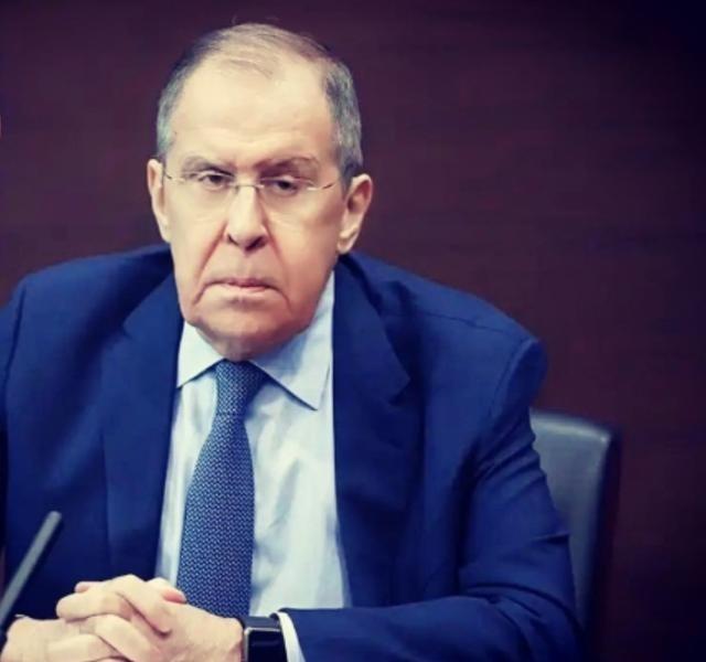 拉夫罗夫最近有点不对劲，这位当了20多年俄罗斯外长的老外交家，最近连续两件事让人