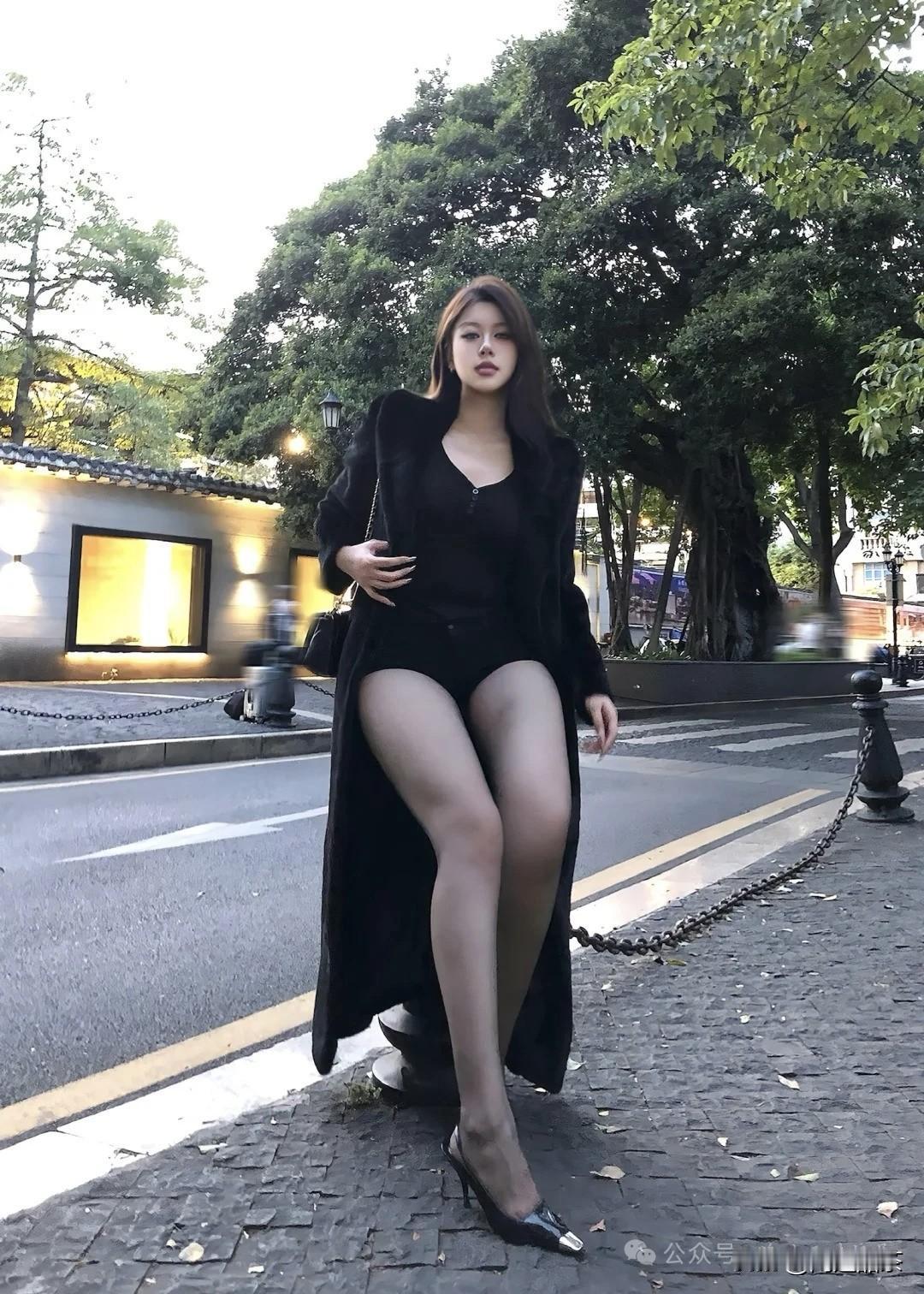 长腿女神，性感妩媚。