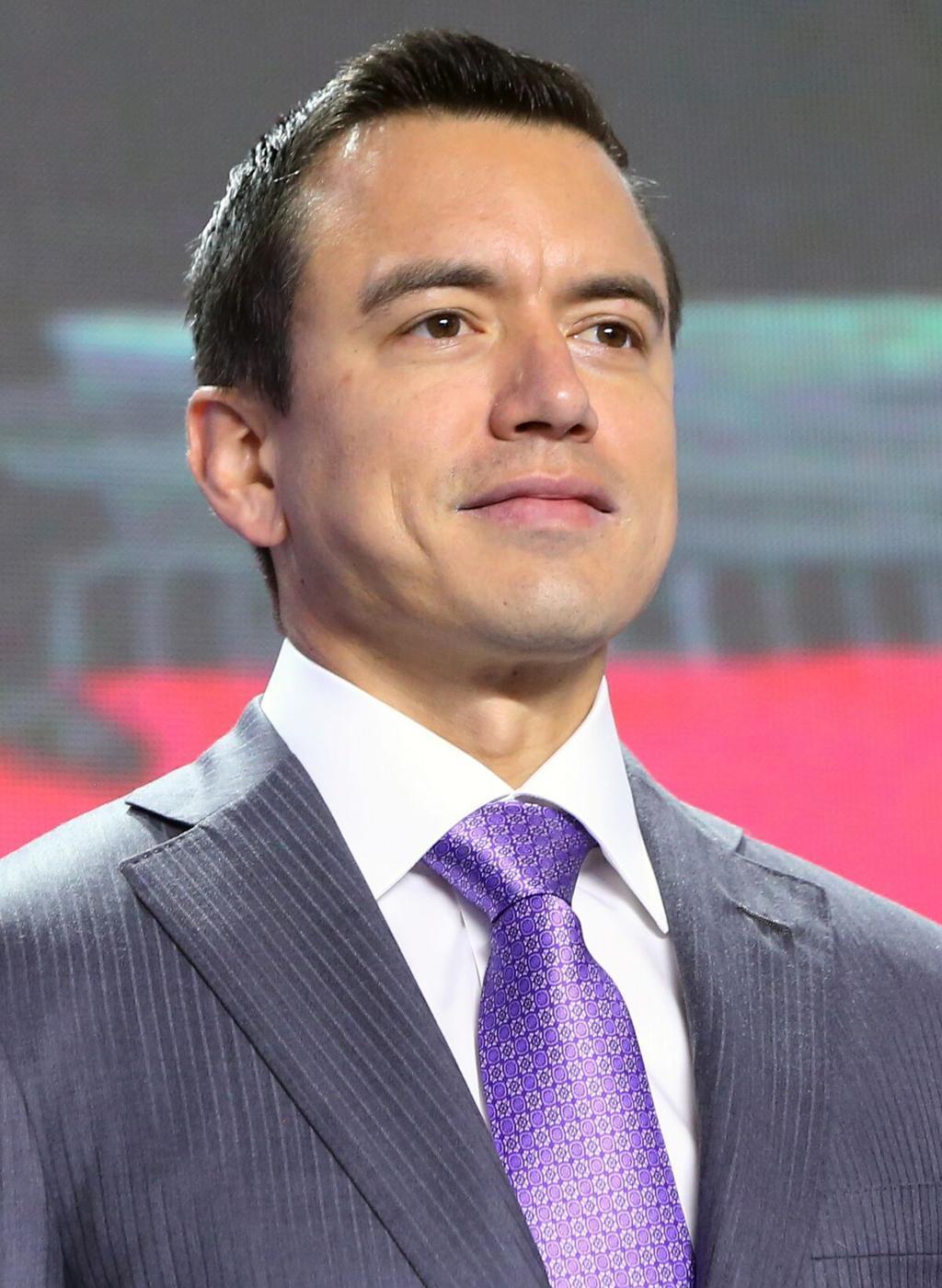厄瓜多尔总统访华，海关总署署长亲自接机！这安排放在以前真不多见，可对厄瓜多尔来说